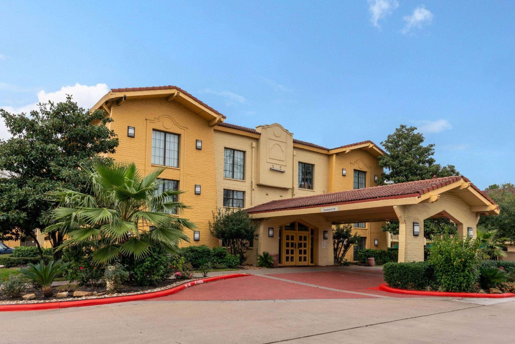 Hotel Super 8 By Wyndham The Woodlands North Exterior foto
