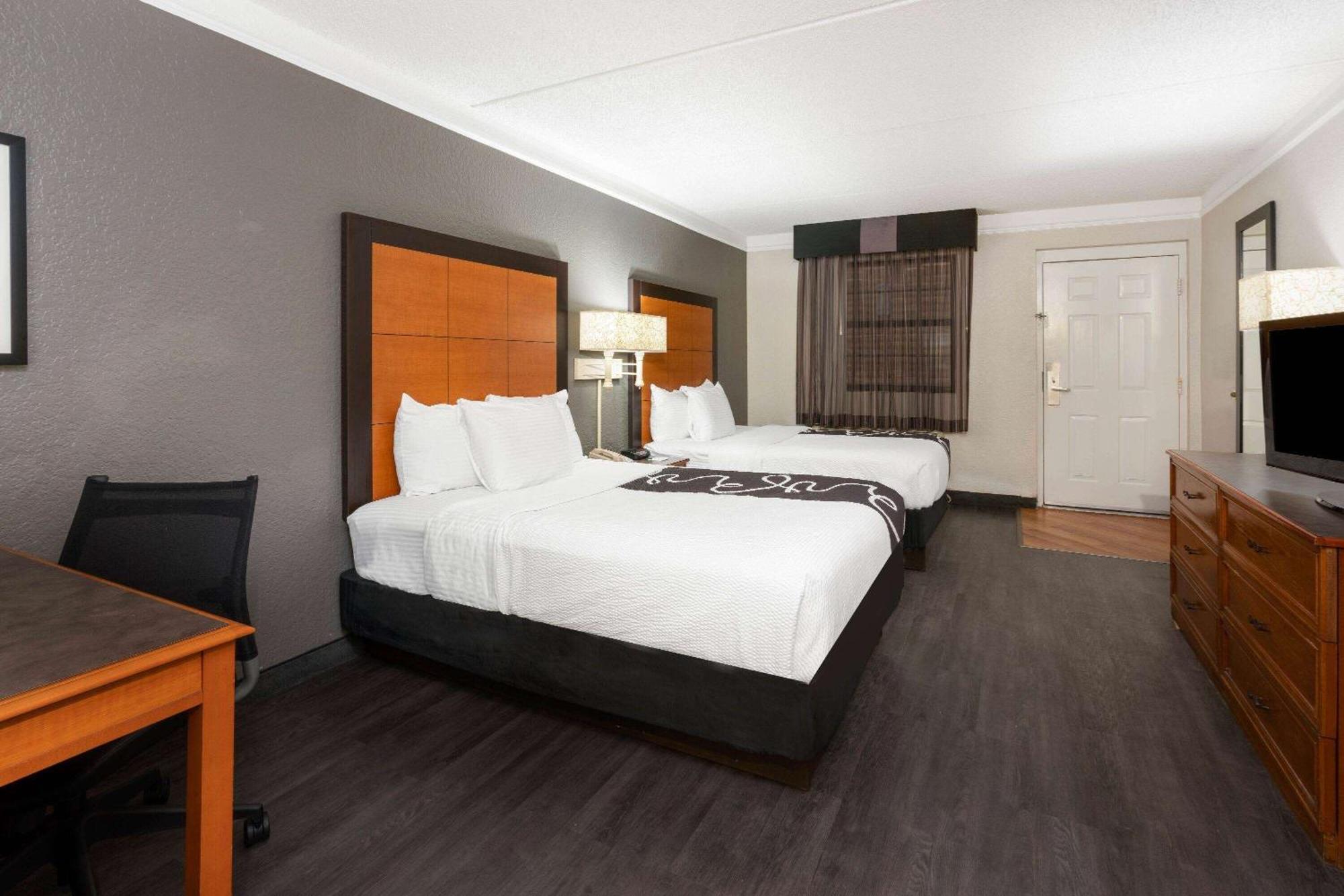 Hotel Super 8 By Wyndham The Woodlands North Exterior foto